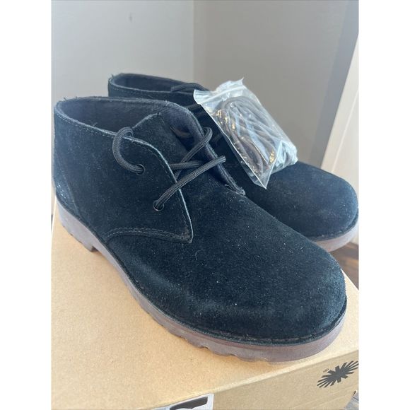 UGG K Reiley Classic Black Suede Boots US 2 Boys - Picture 2 of 5